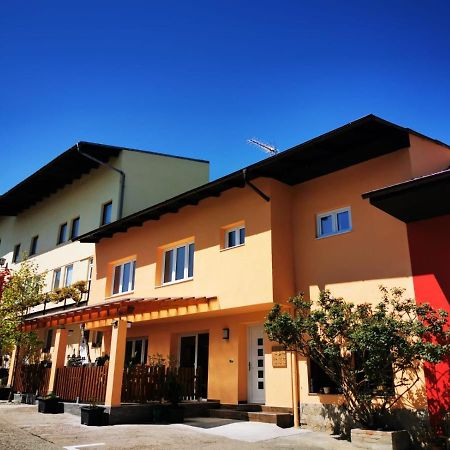 Hotel Goldene Krone Mistelbach Ngoại thất bức ảnh