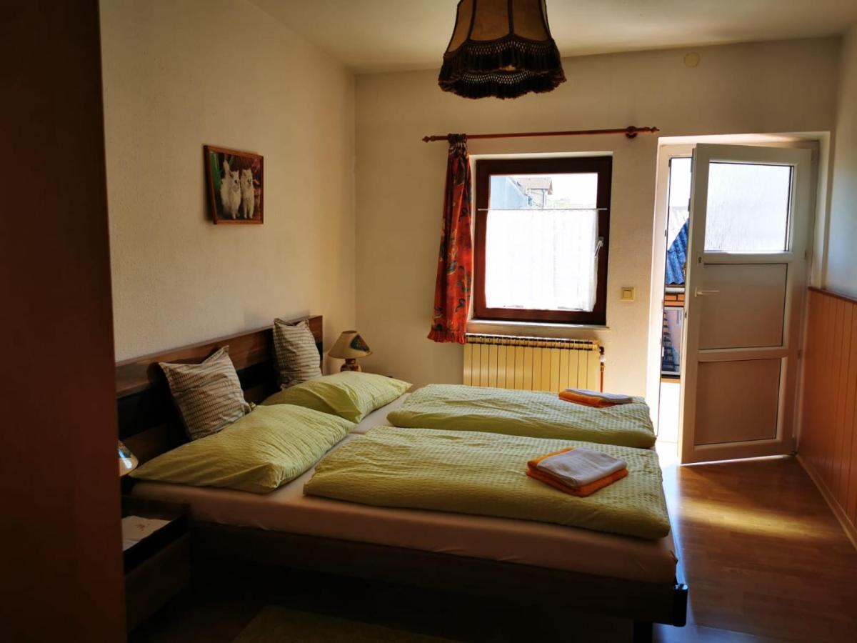 Hotel Goldene Krone Mistelbach Ngoại thất bức ảnh