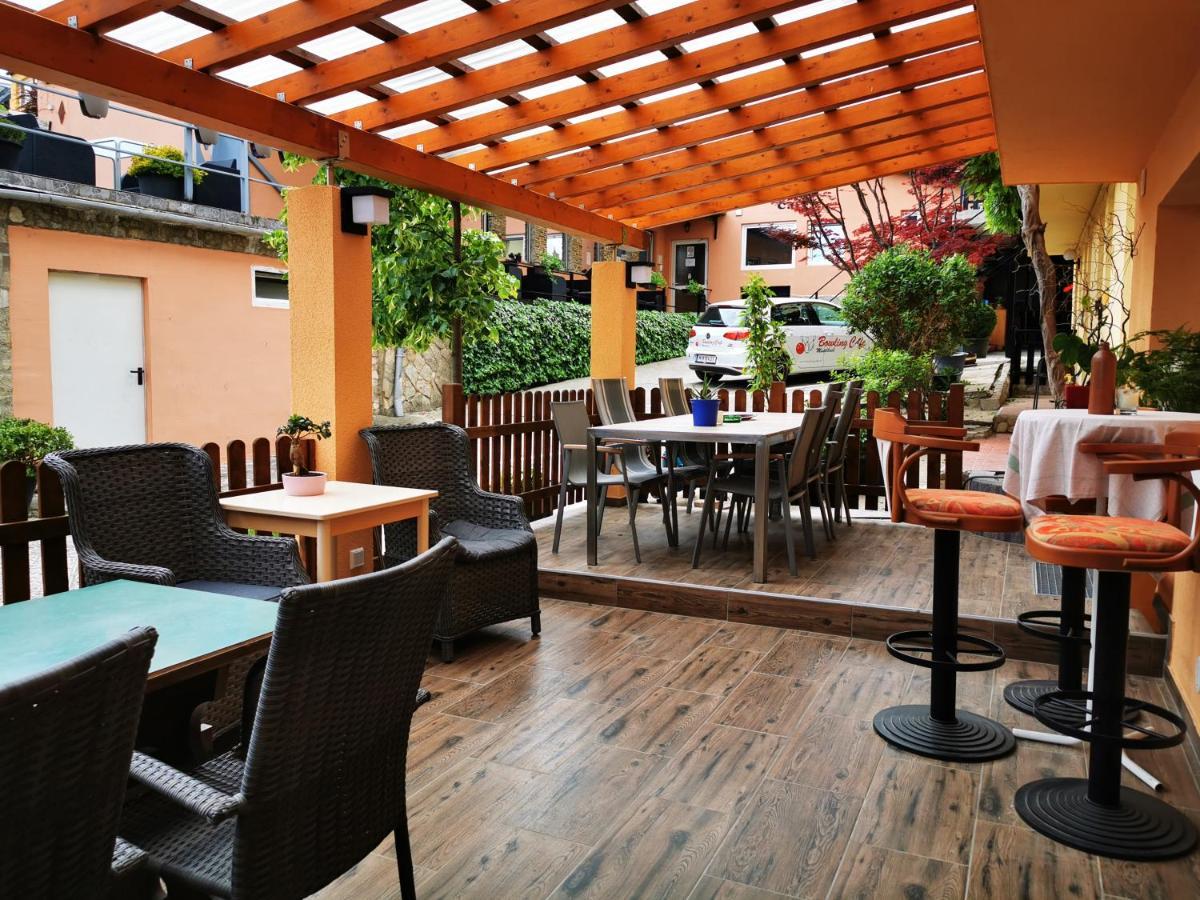 Hotel Goldene Krone Mistelbach Ngoại thất bức ảnh