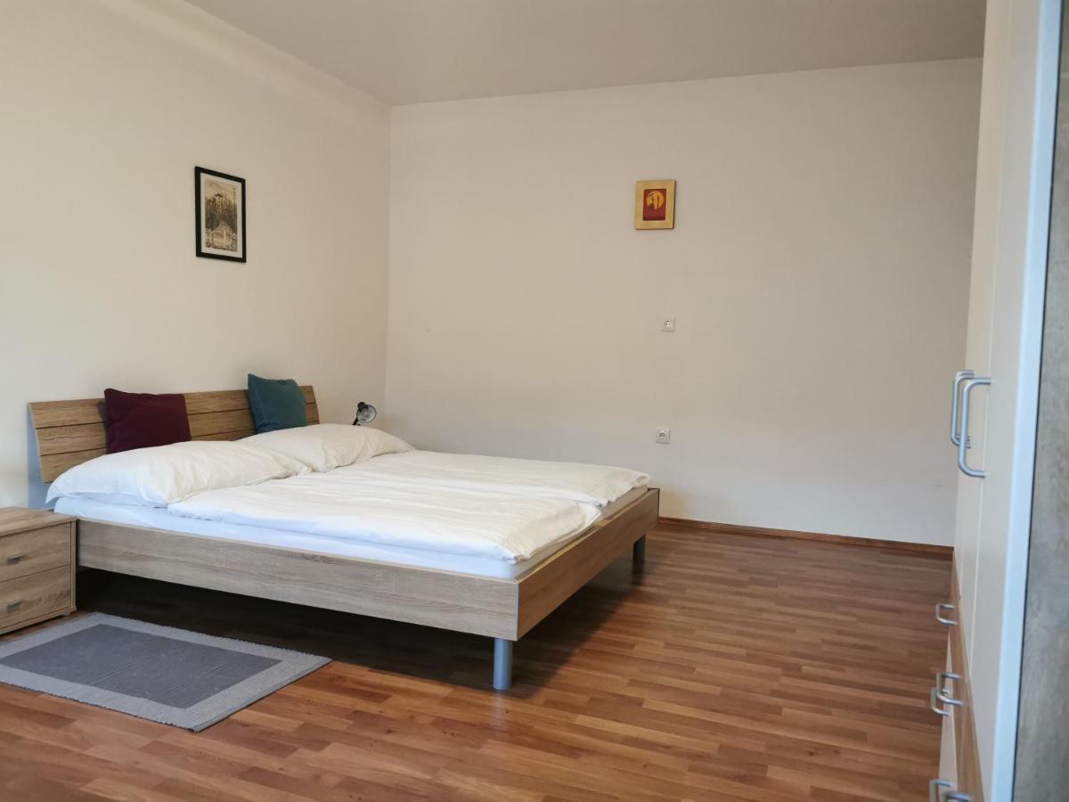Hotel Goldene Krone Mistelbach Ngoại thất bức ảnh